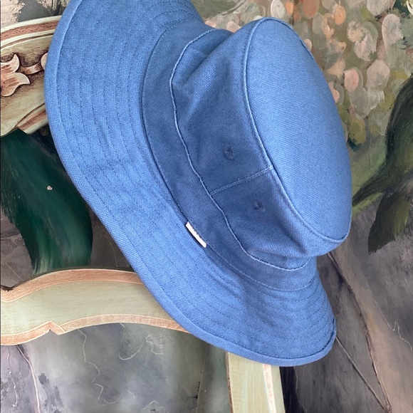 Tilley Other - Tilley Blue Outdoor Hat - Kids Size Medium